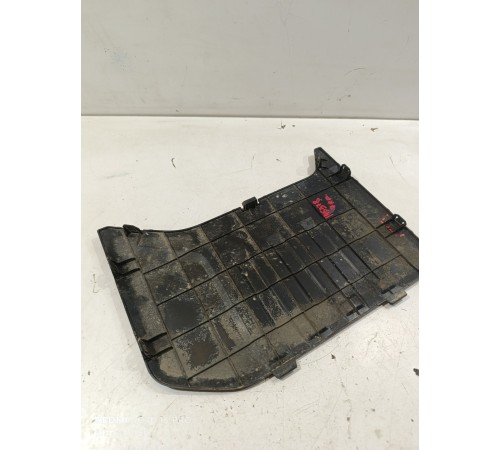 Накладка подкапотная