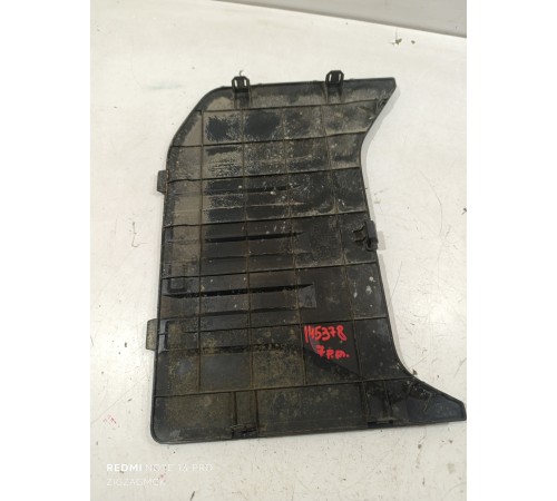 Накладка подкапотная