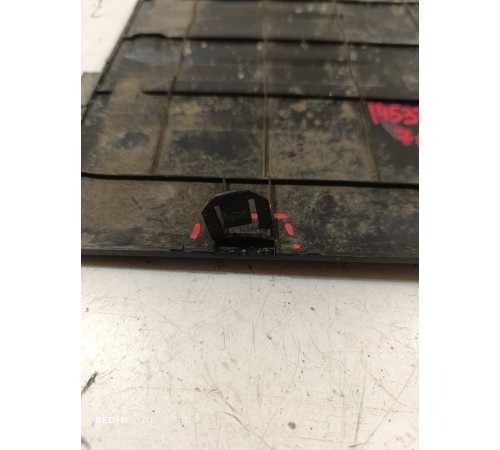 Накладка подкапотная