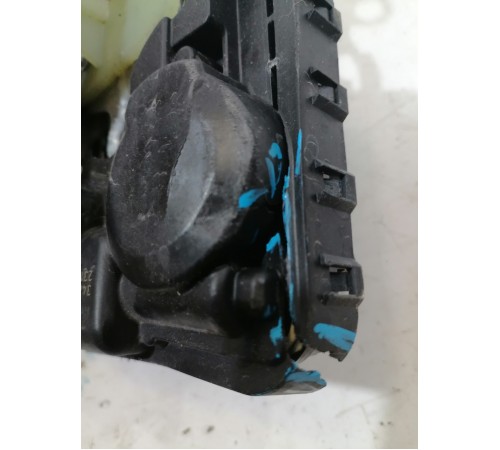 Замок двери передний правый