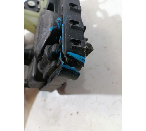 Замок двери передний правый