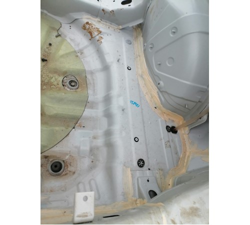 Ниша запасного колеса, багажника