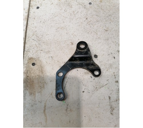 Кронштейн задней правой ступии