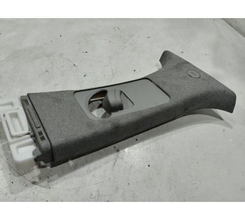 Обшивка центральной стойки(правая верхняя)