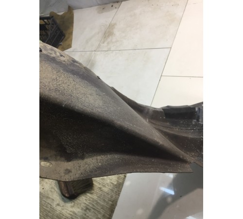 Локер (передний, правый)