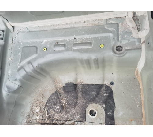 Ниша багажника (запасного колеса)