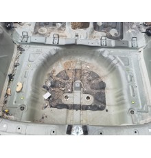 Ниша багажника (запасного колеса)