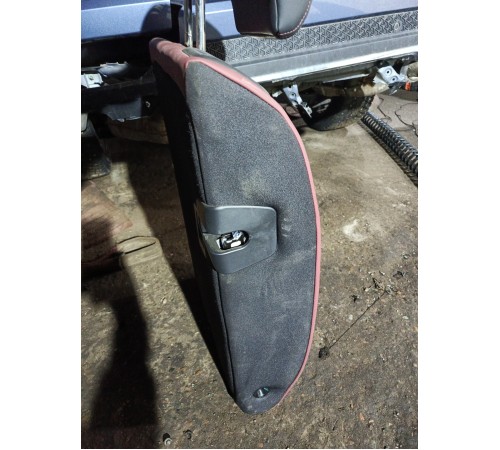 Спинка заднего сиденья (правая)