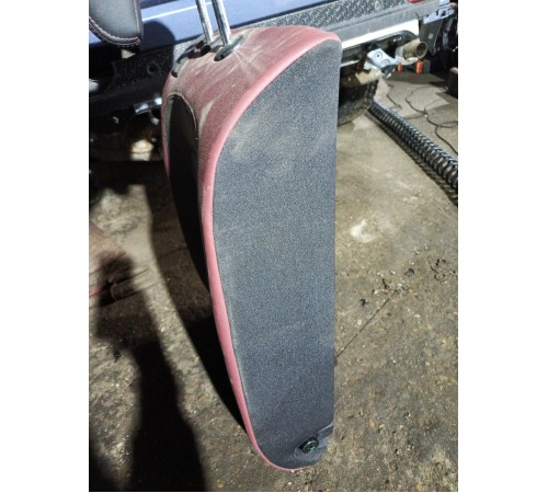 Спинка заднего сиденья (правая)