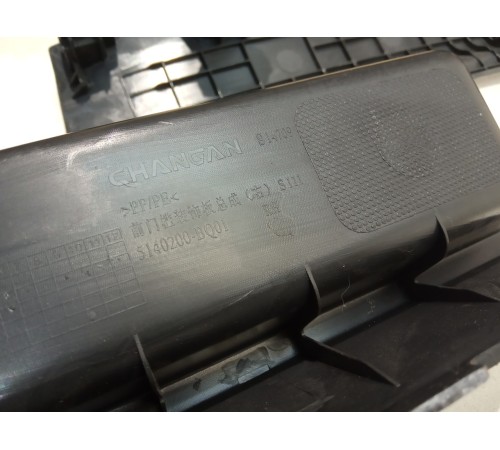 Накладка порога передняя правая внутренняя