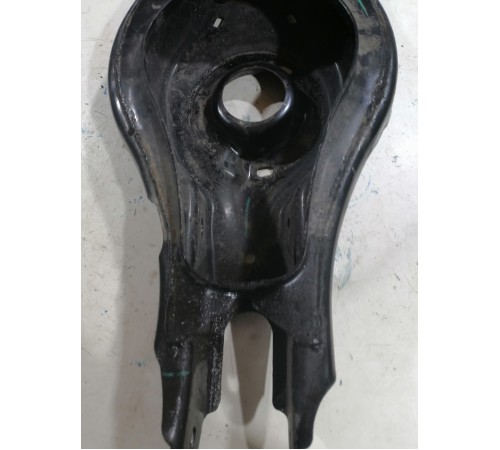 Рычаг задний нижний правый 