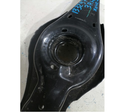 Рычаг задний нижний правый 