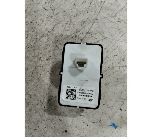 Кнопка стеклоподъёмника задняя правая