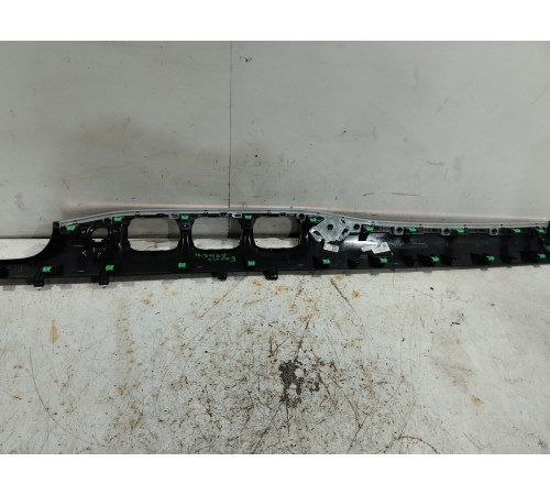 Накладка торпедо декоративная центральная