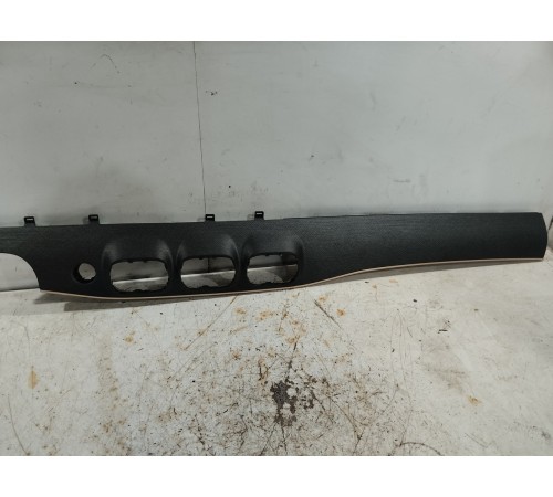 Накладка торпедо декоративная центральная