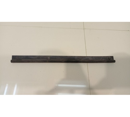 Уплотнитель капота