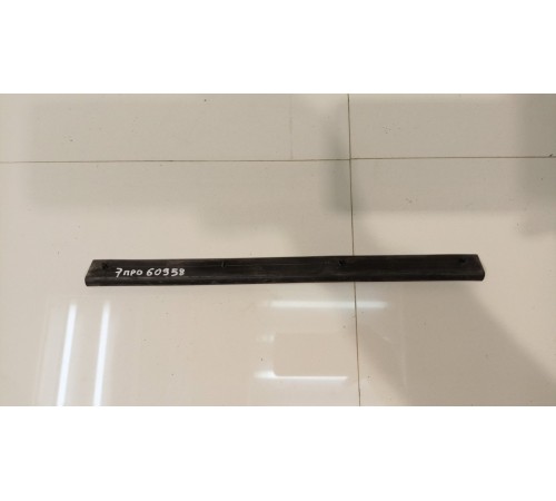 Уплотнитель капота