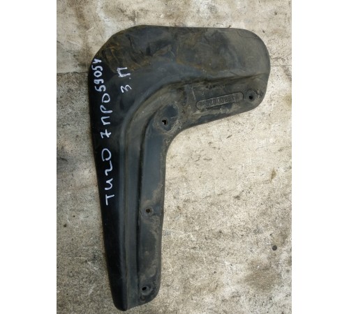 Брызговик задний правый