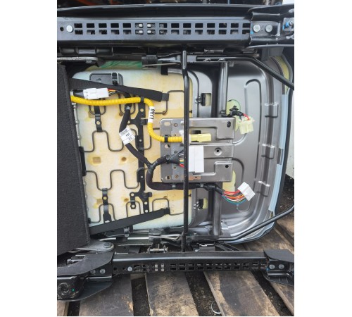 Сиденье переднее правое