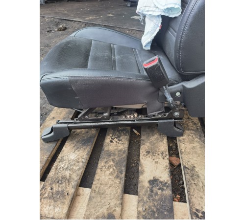 Сиденье переднее правое