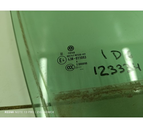 Стекло двери переднее правое