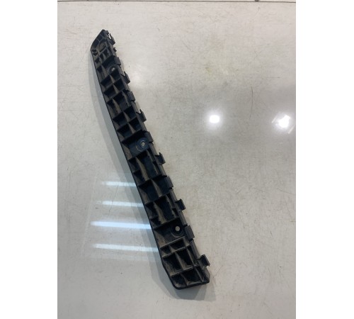 Кронштейн заднего бампера (правый)