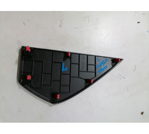 Боковая накладка торпеды левая