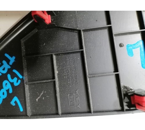 Боковая накладка торпеды левая