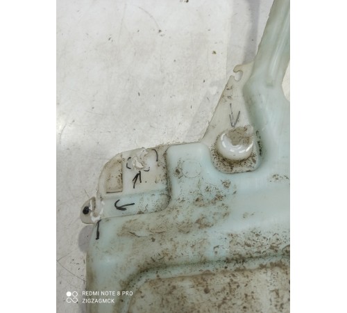 Бачок омывателя лобового стекла