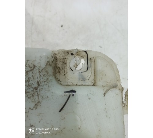 Бачок омывателя лобового стекла