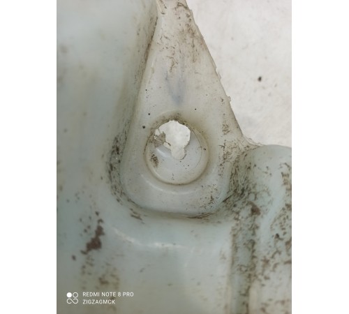 Бачок омывателя лобового стекла