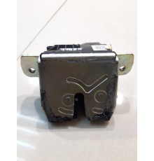 Замок крышки багажника