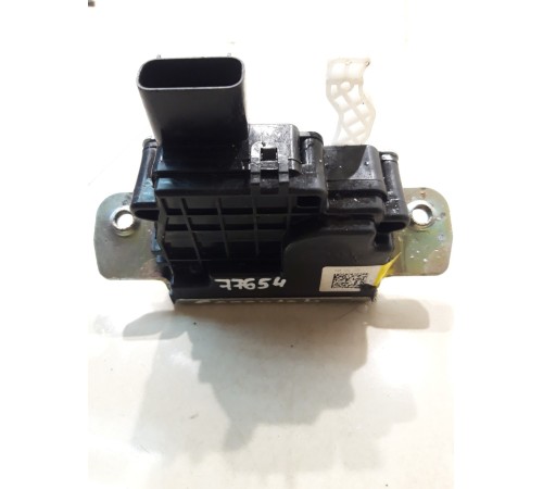 Замок крышки багажника