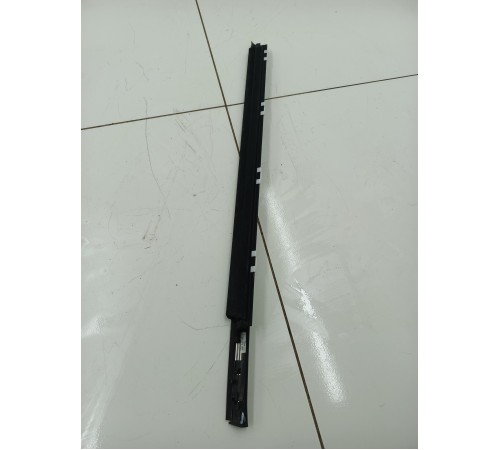 Уплотнитель стекла задний правый внешний