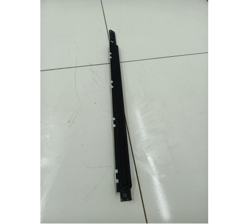 Уплотнитель стекла задний правый внешний