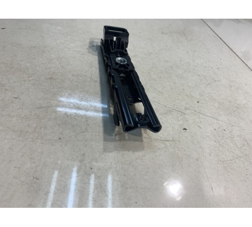 Регулятор высоты ремня безопасности (передний, правый)