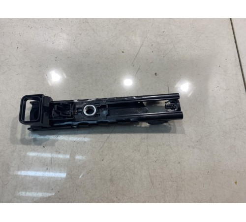 Регулятор высоты ремня безопасности (передний, правый)