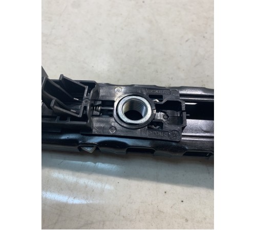 Регулятор высоты ремня безопасности (передний, правый)