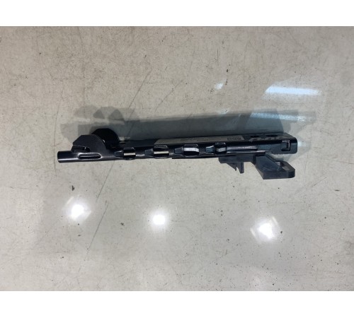 Регулятор высоты ремня безопасности (передний, правый)