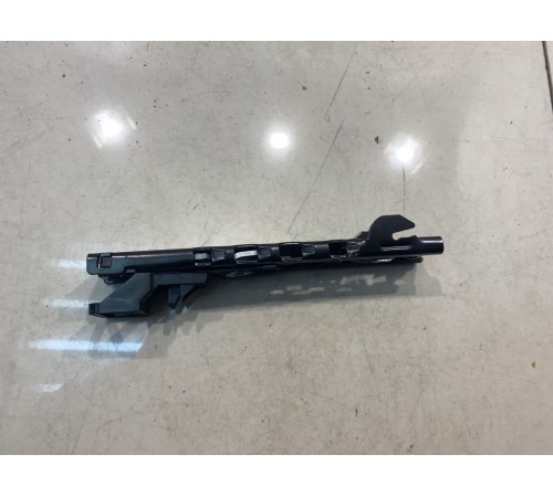 Регулятор высоты ремня безопасности (передний, правый)