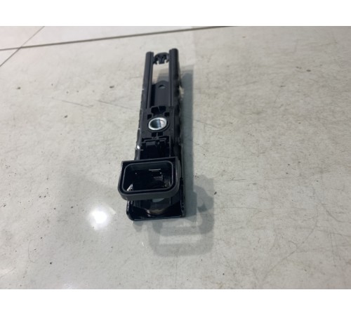 Регулятор высоты ремня безопасности (передний, правый)