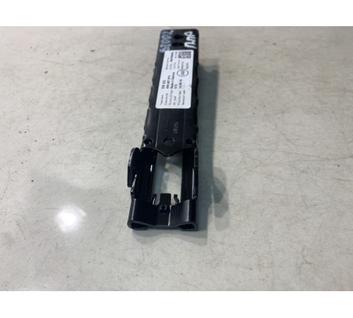 Регулятор высоты ремня безопасности (передний, правый)