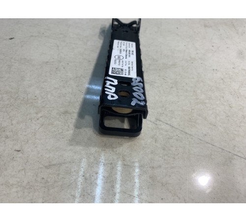 Регулятор высоты ремня безопасности (передний, правый)