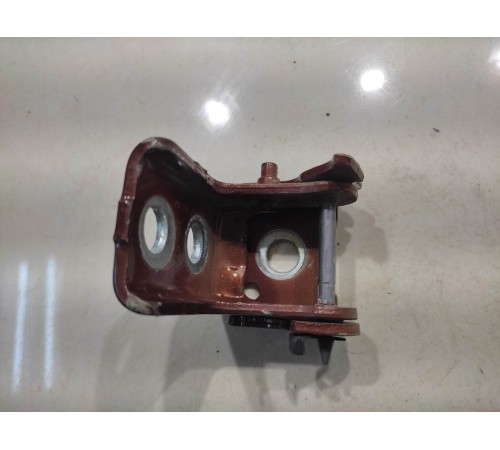 Петля двери (задняя, правая, верхняя)