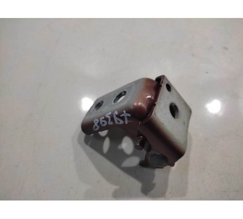 Петля двери (задняя, правая, верхняя)