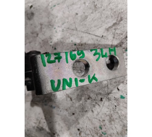 Петля двери задняя левая верхняя