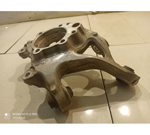 Поворотный кулак(задний правый)