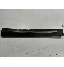 Молдинг двери(задний левый)