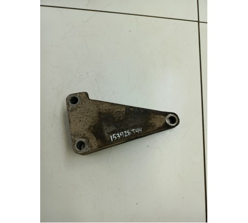 Кронштейн двигателя