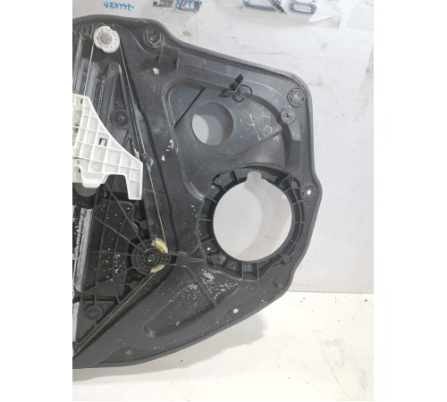 Стеклоподъемник,задний левый